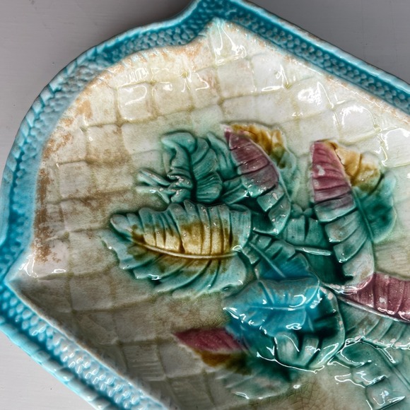 Antique Majolica Banana Leaf Basketweave Bread Serving Tray Blue Glaze 19th C - Picture 10 of 16